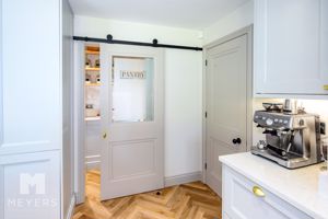 Photo 25- click for photo gallery